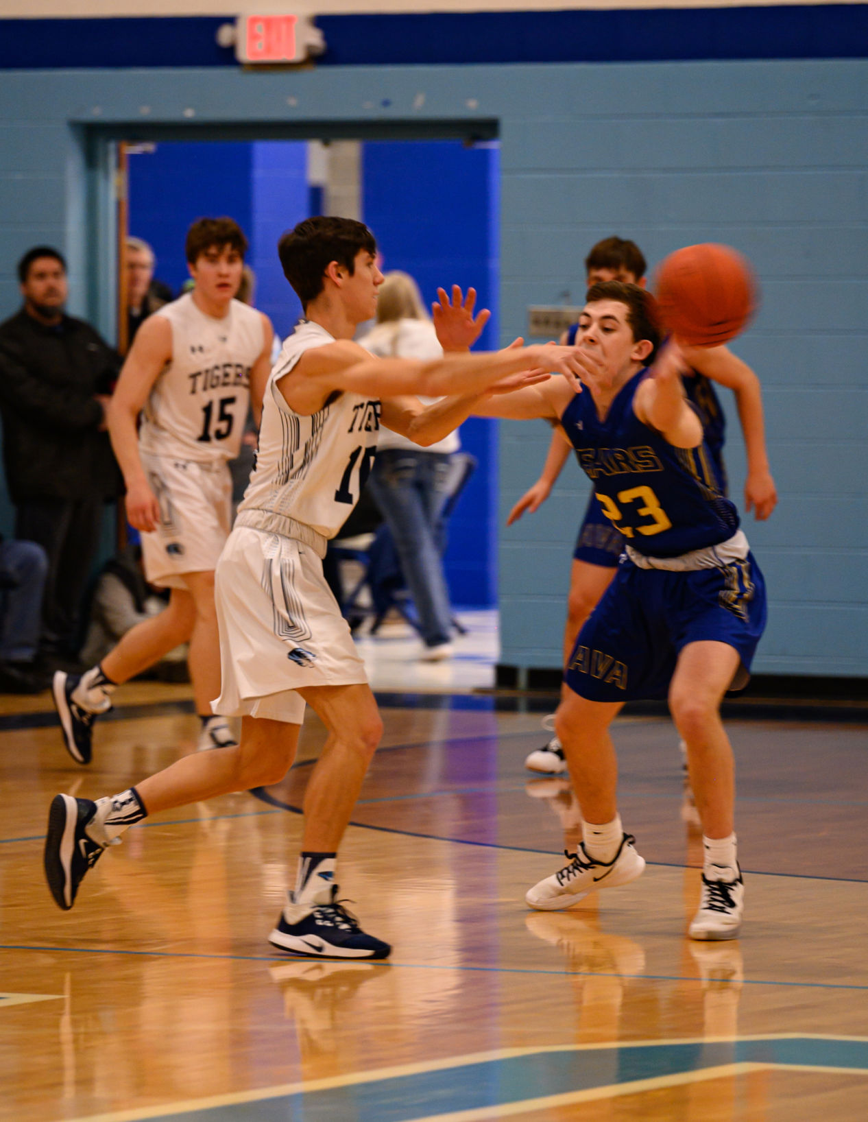BoysBasketballvsAva(73of154)-Copy-Copy.jpg